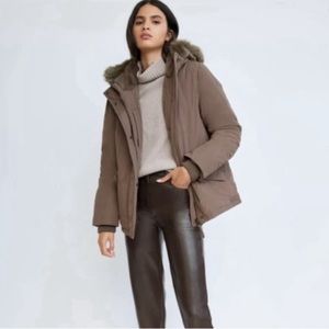 Aritzia Mont Blanc Wilfred Short Parka